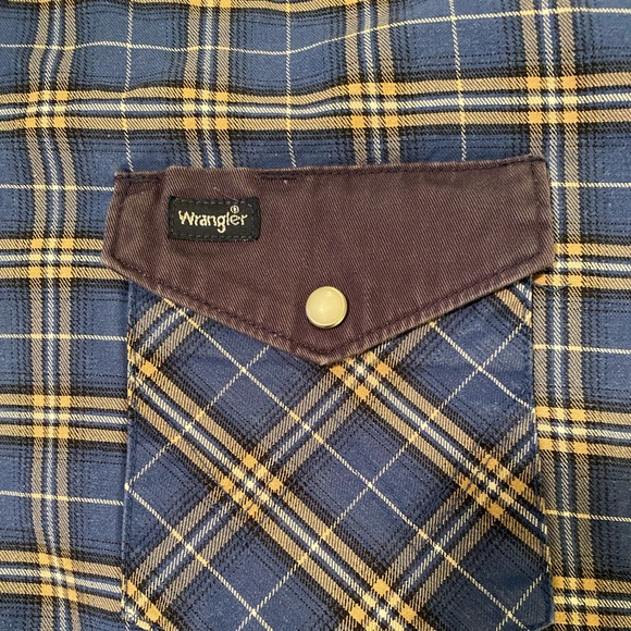 Vintage Wrangler plaid snap button long sleeve shirt - Picture 9 of 10